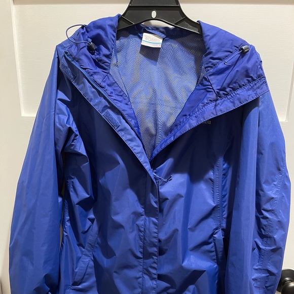 Women’s Columbia Rain Jacket - size Medium - Picture 3 of 5